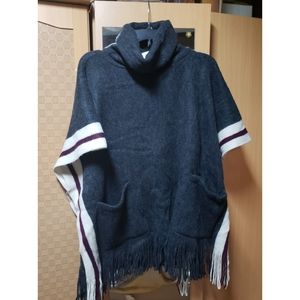 Steve Madden Poncho w/2 front pockets-New with tag
